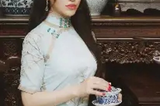 知名网红坑骗粉丝穿真货卖假货被曝光后解释自己是不小心的